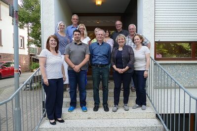 Katja Mast mit Vertretern des Arbeitskreises Flüchtlinge Keltern