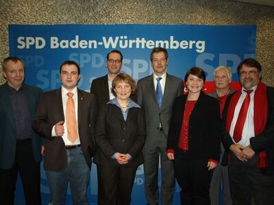 Manfred Höll, Thomas Steinhilper, St. Stapper, Katja Mast, Peter Bofinger, Sigunge u. Gaby Wieland, Hans Vester (v.l.)